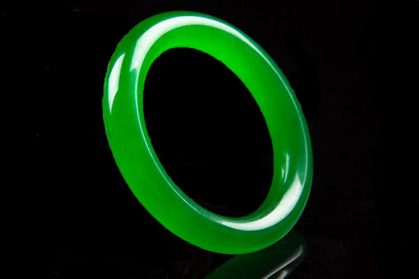 标准光源对色箱用于绿色翡翠颜色的划分