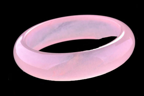 标准光源箱为翡翠颜色评定划分提供标准光源